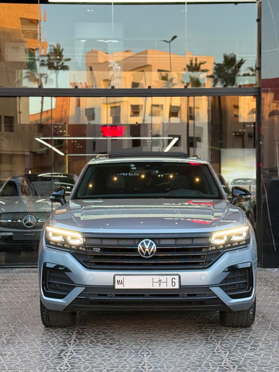 Volkswagen-Touareg — photo 1